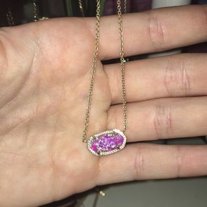 Kendra Scott necklace